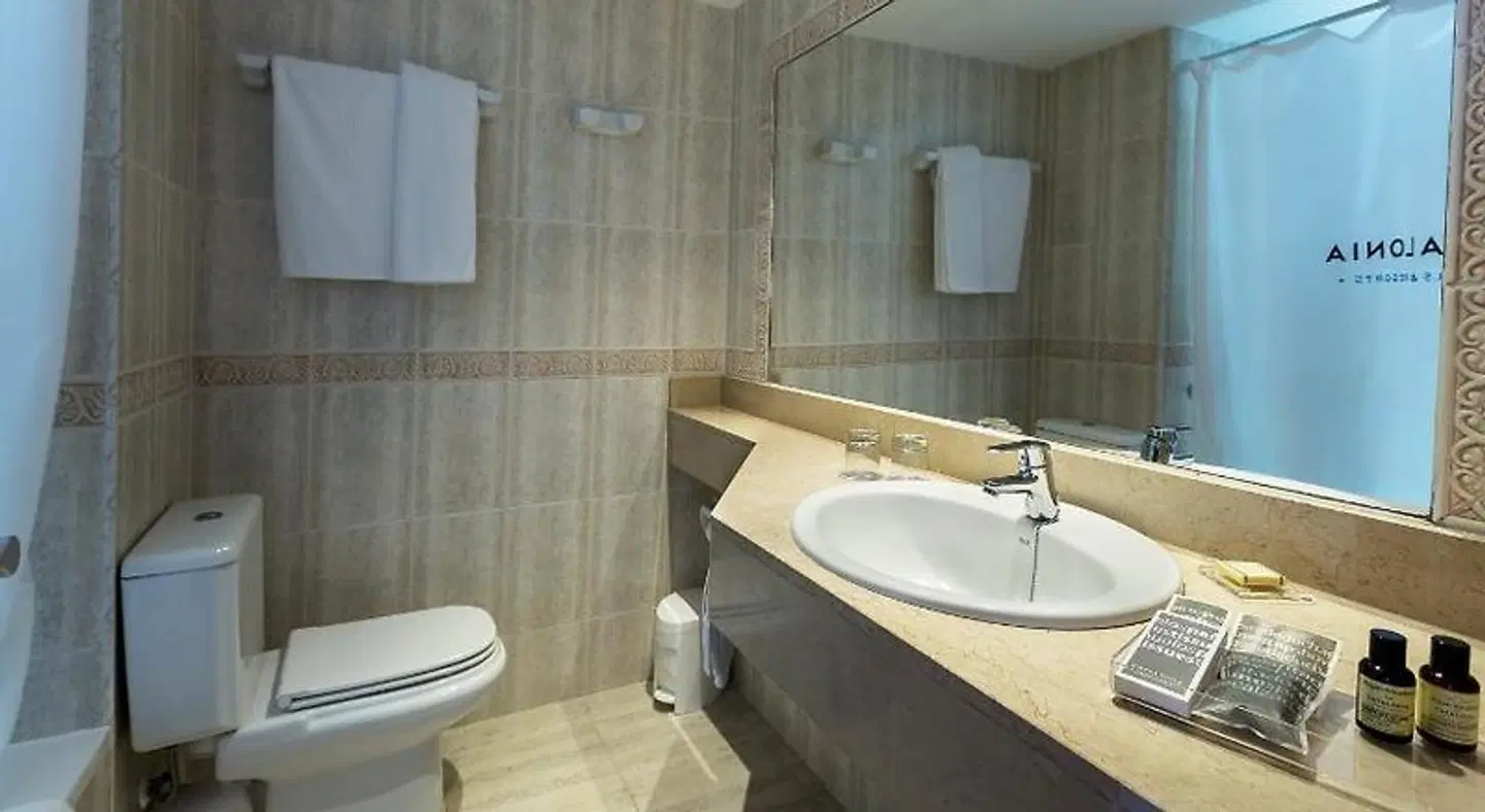 Catalonia Ses Estaques - Adults Only Badezimmer