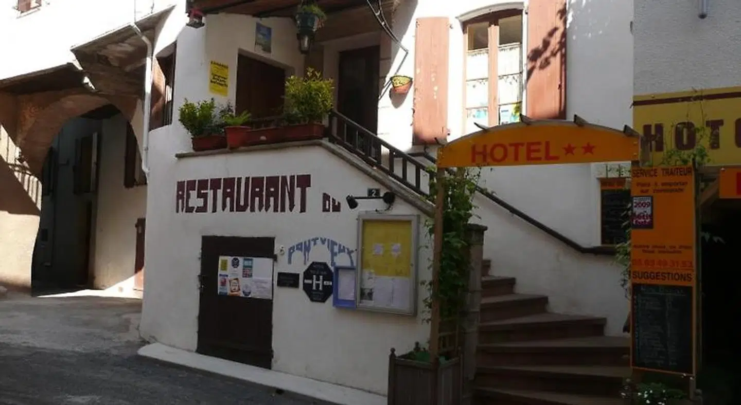 Hôtel Restaurant du Pont Vieux EXTERIOR