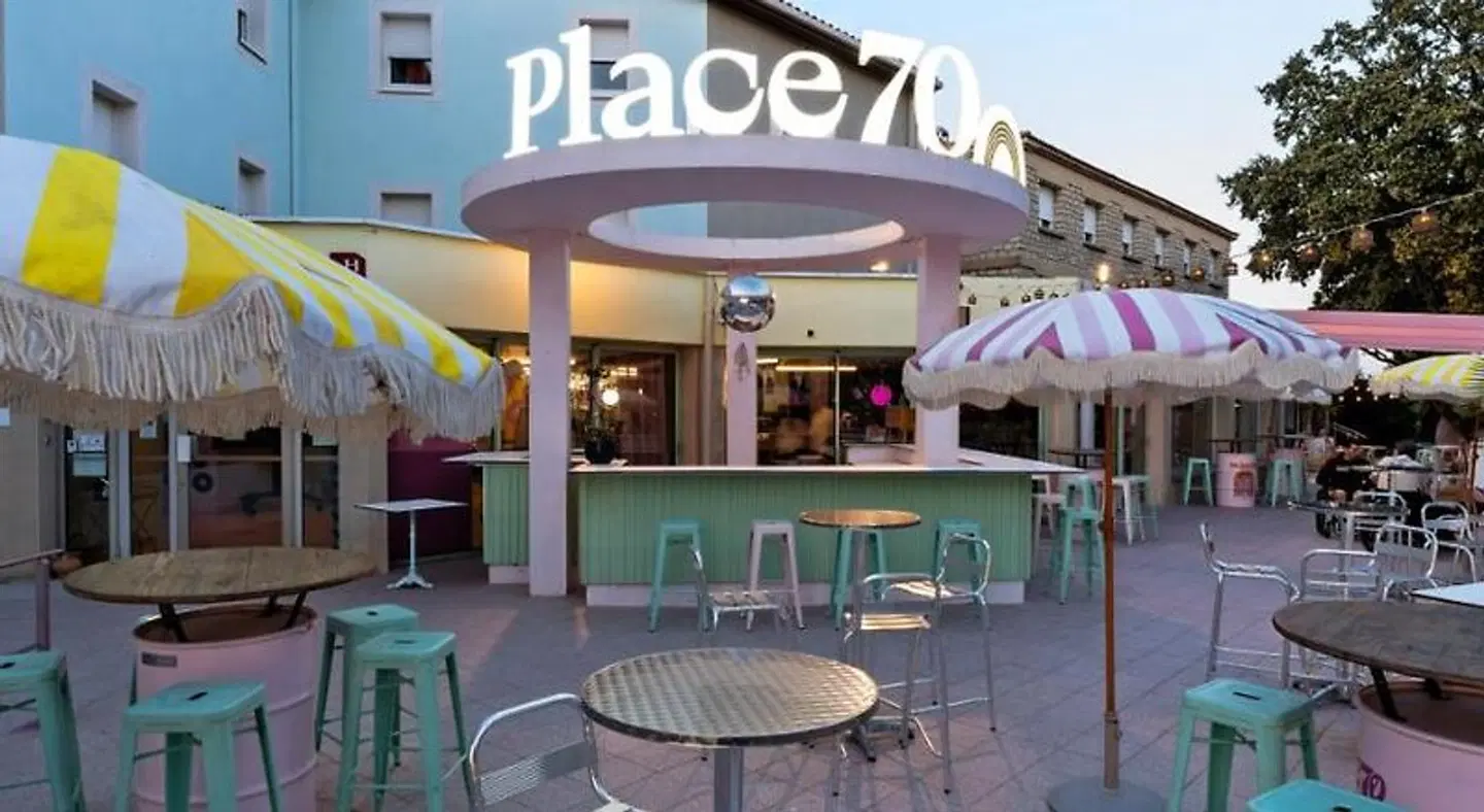 greet hotel Pont du Gard - Route d'Avignon Bar