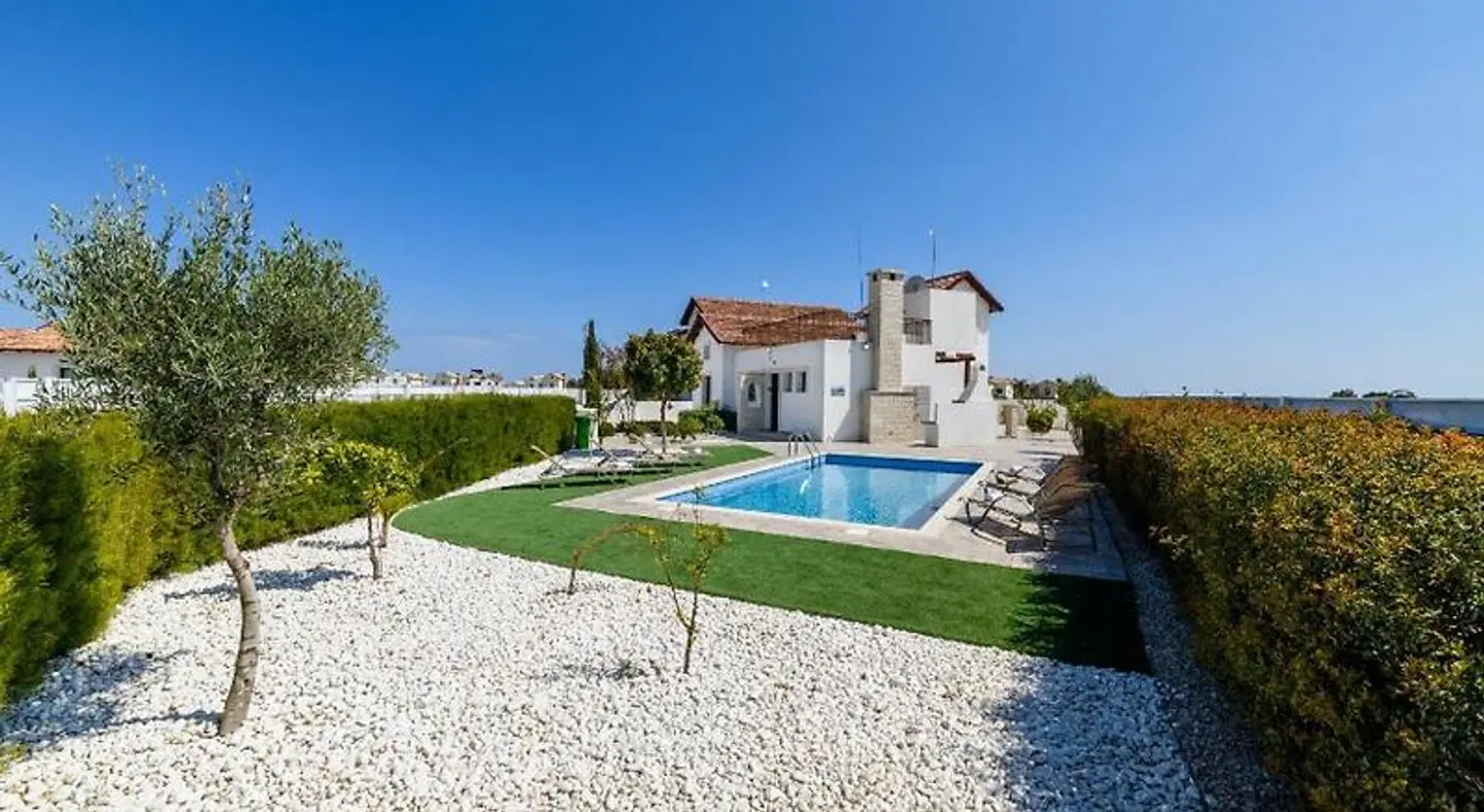 Kymma Holiday Homes OUTDOOR_POOL