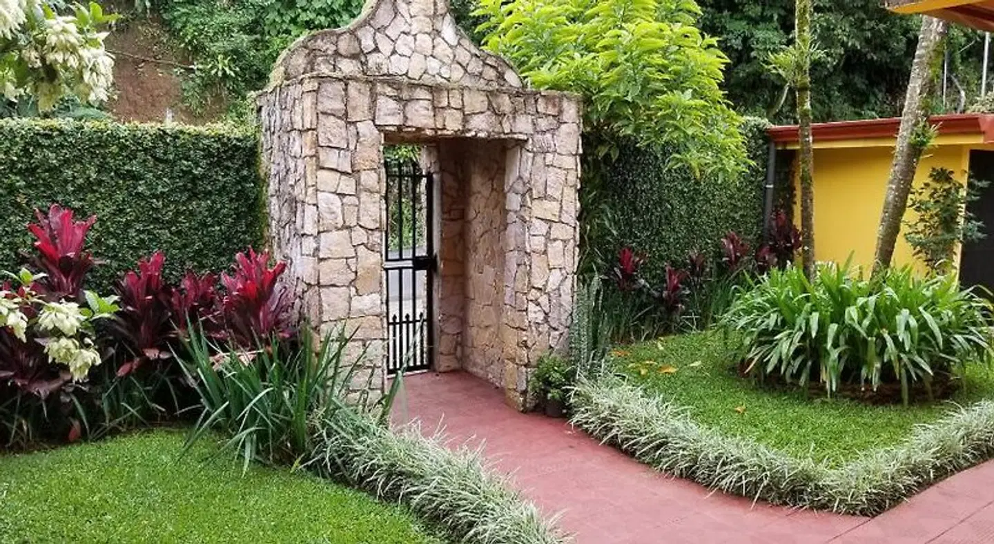 La Terraza Guest House B&B EXTERIOR