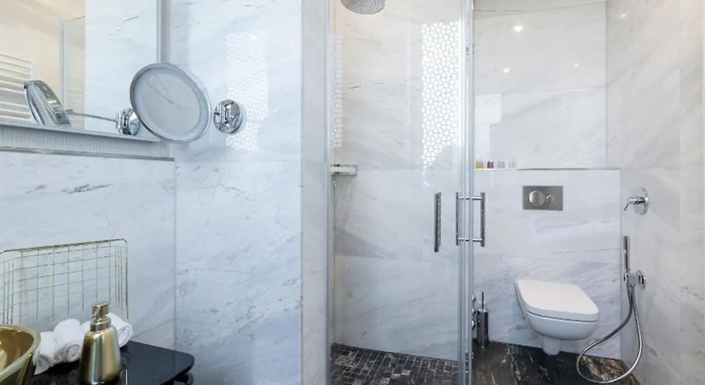 Fourty Three Luxury Serviced Apartments Badezimmer