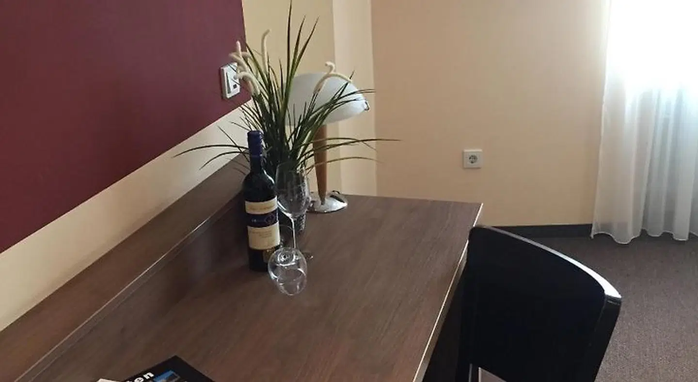 Hoppe ROOM_EXAMPLE
