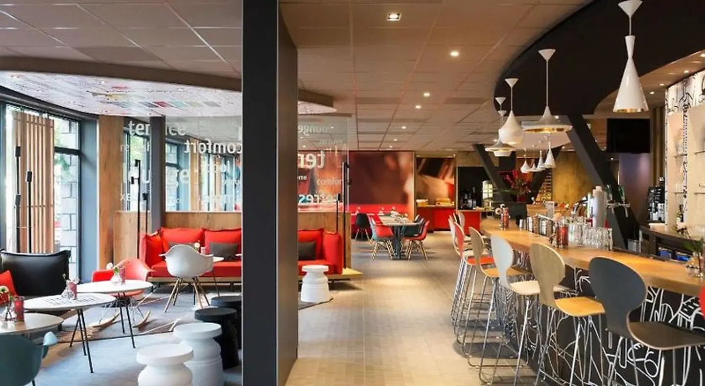 ibis Rotterdam City Centre Bar
