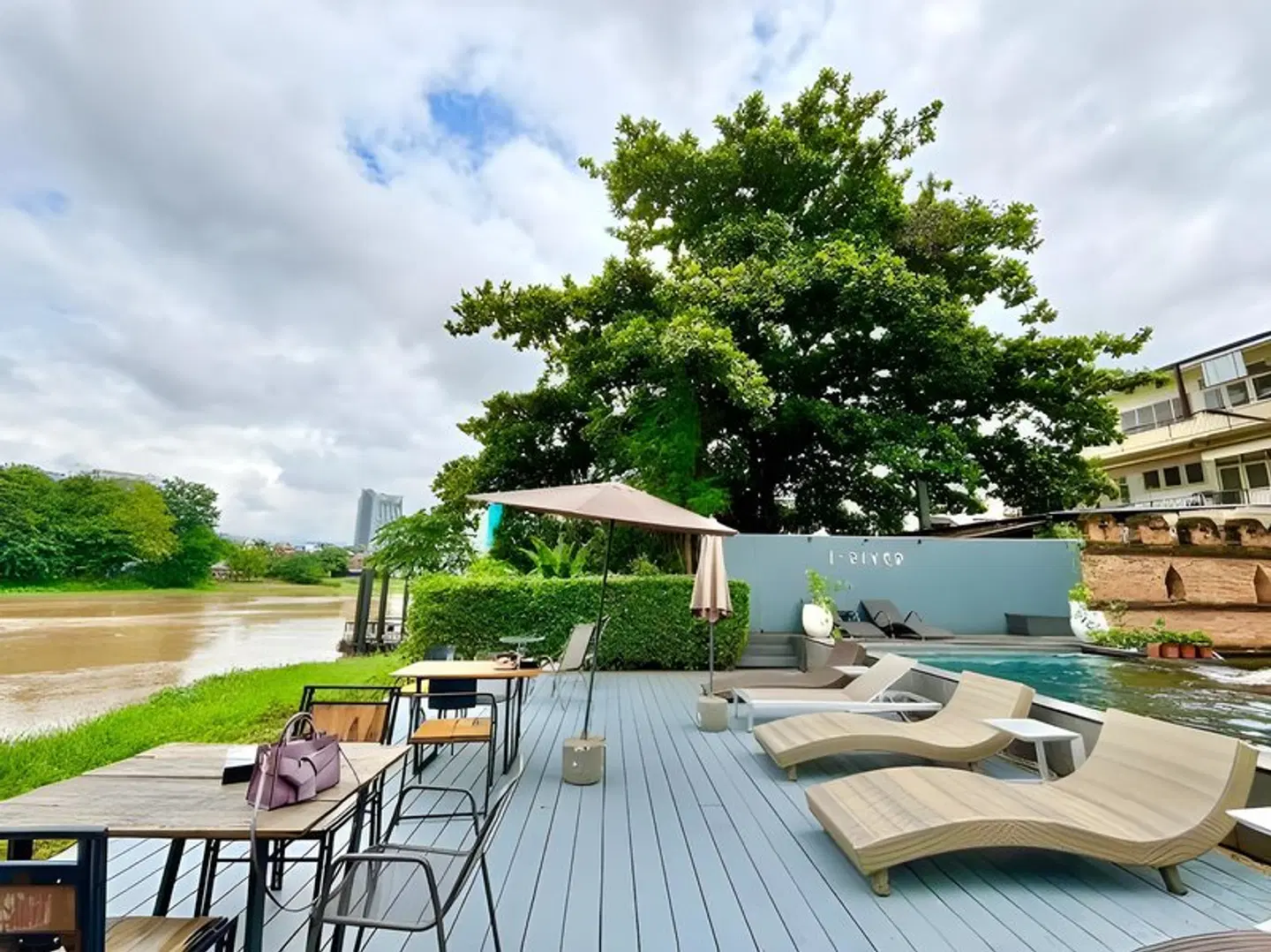 i-river chiangmai Terrasse