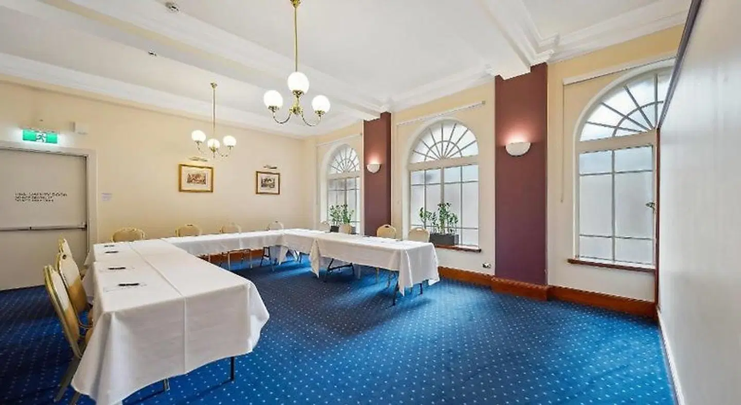 Castlereagh Boutique Hallenbad
