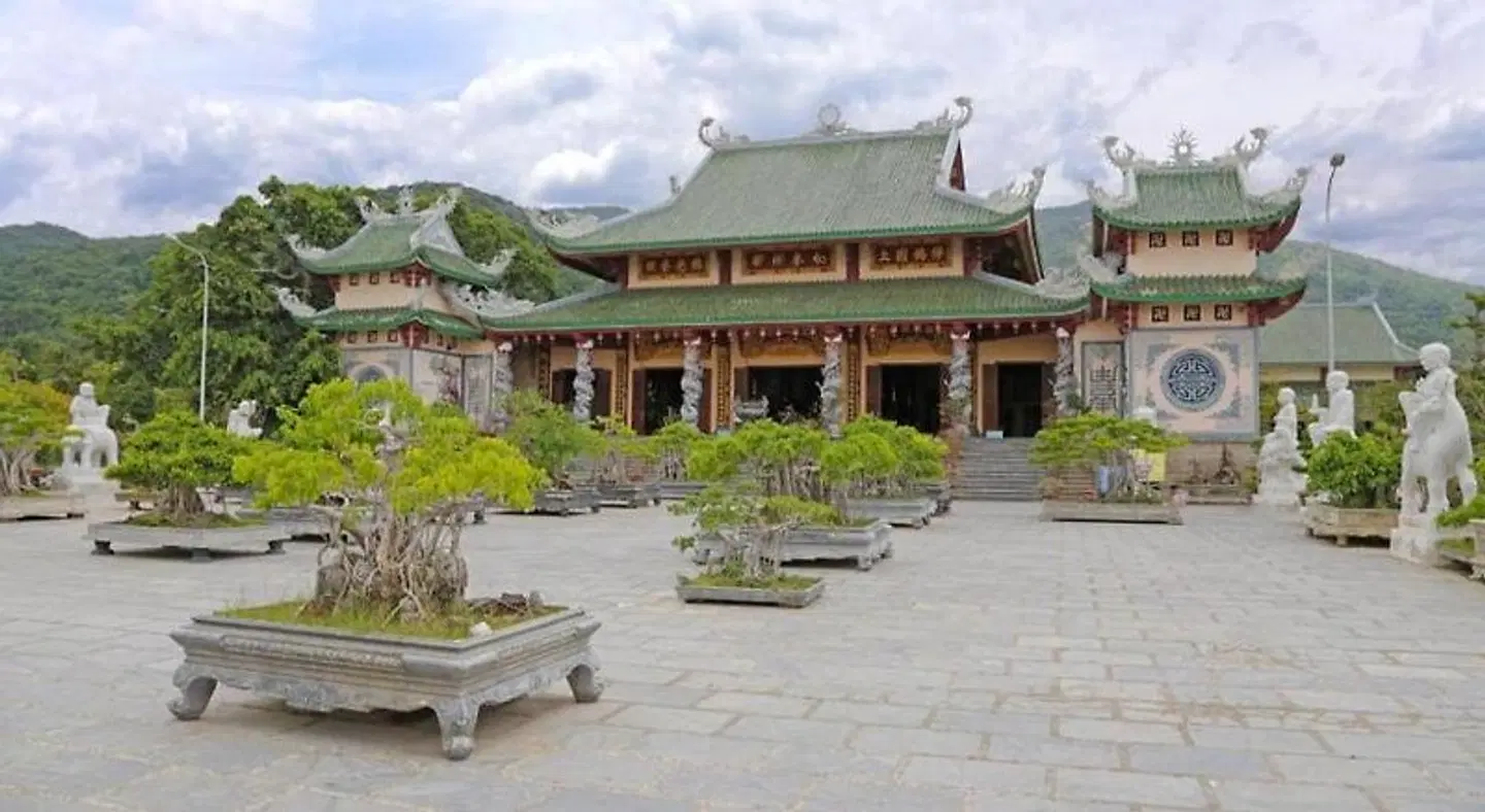 Xuan Hung Hotel EXTERIOR