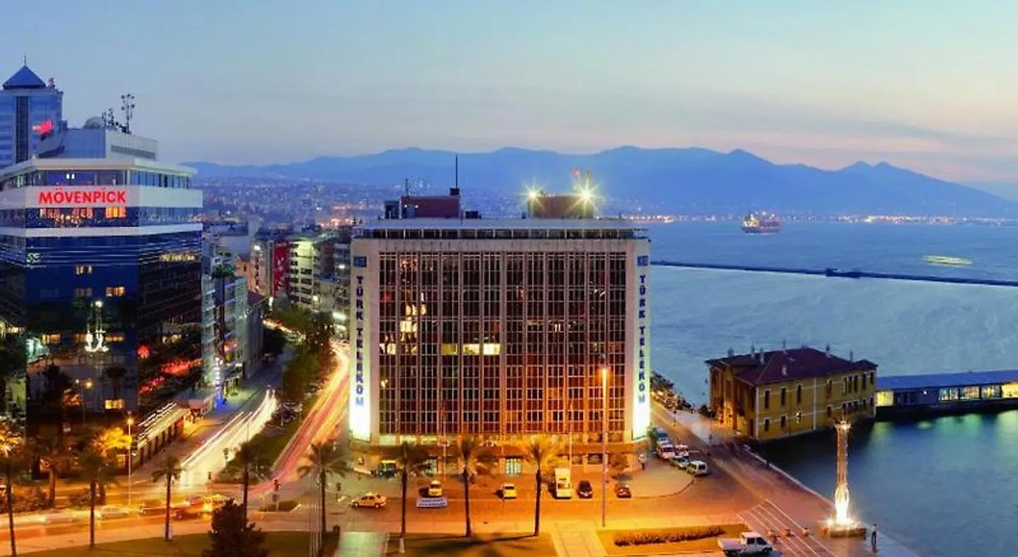 Mövenpick Hotel Izmir Terrasse