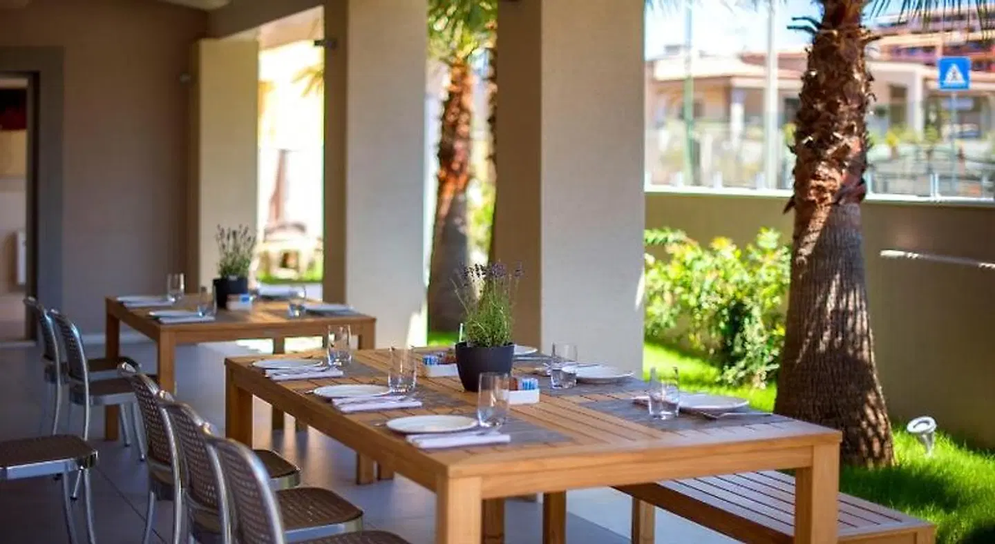 Domu Simius Hotel & Guest House Restaurant