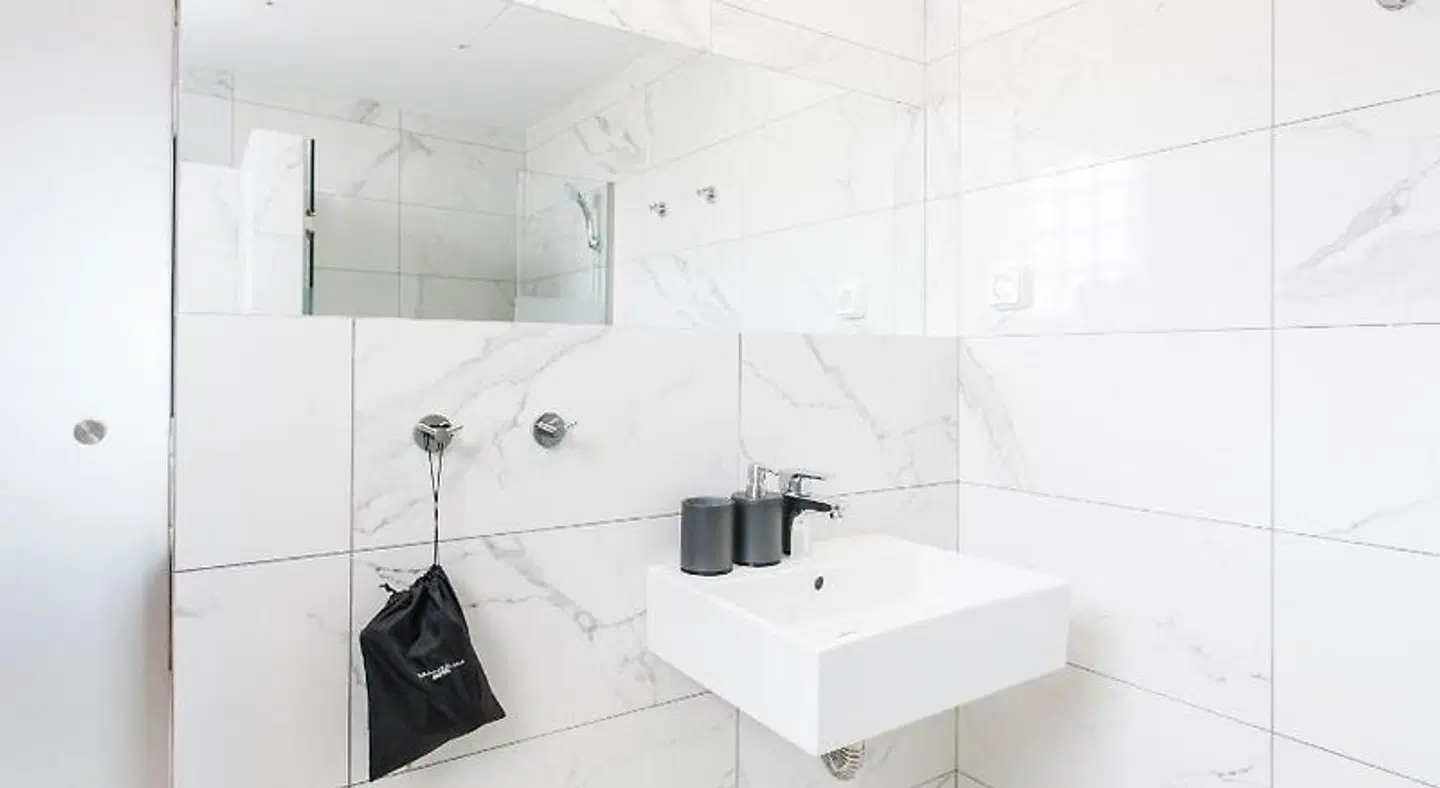 Greece U Around Athens Thissio Suites Badezimmer