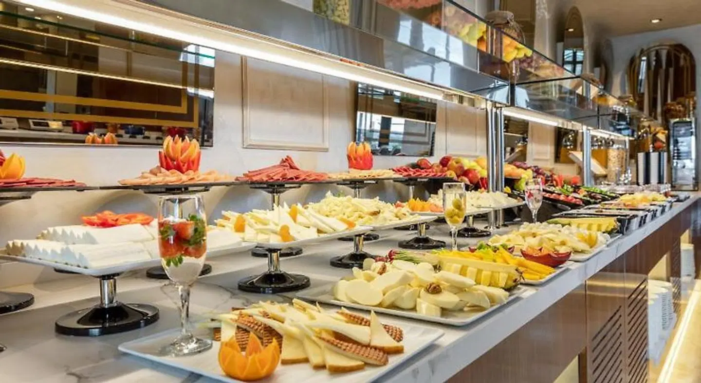 Beethoven Senfoni Hotel Restaurant