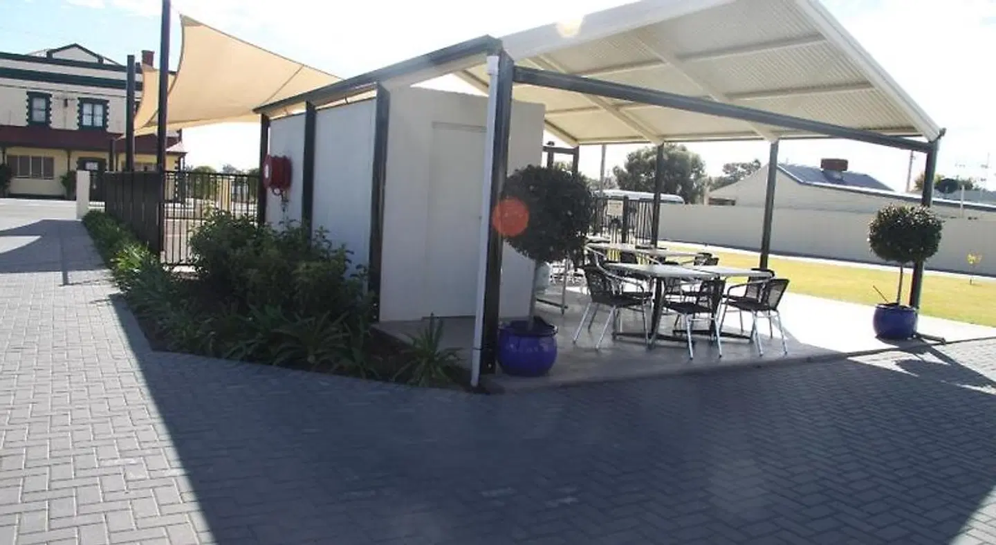 Red Earth Motel Terrasse