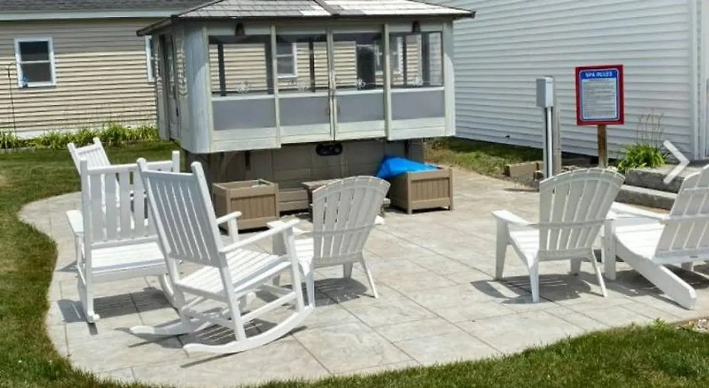 Carriage House Motel Cottages & Suites Terrasse