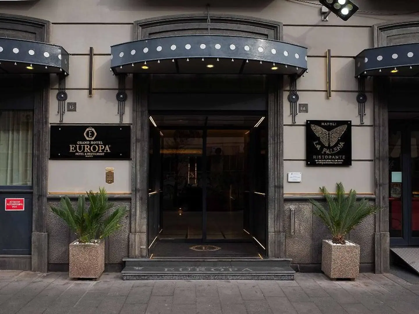 Europa Grand Hotel EXTERIOR