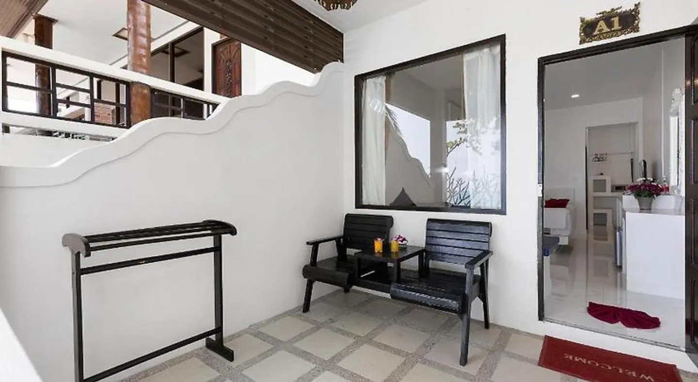 Crystal Bay Beach Resort Terrasse