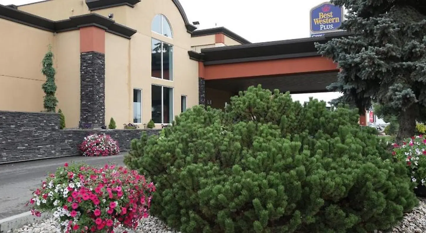 Best Western Plus City Centre Inn EXTERIOR