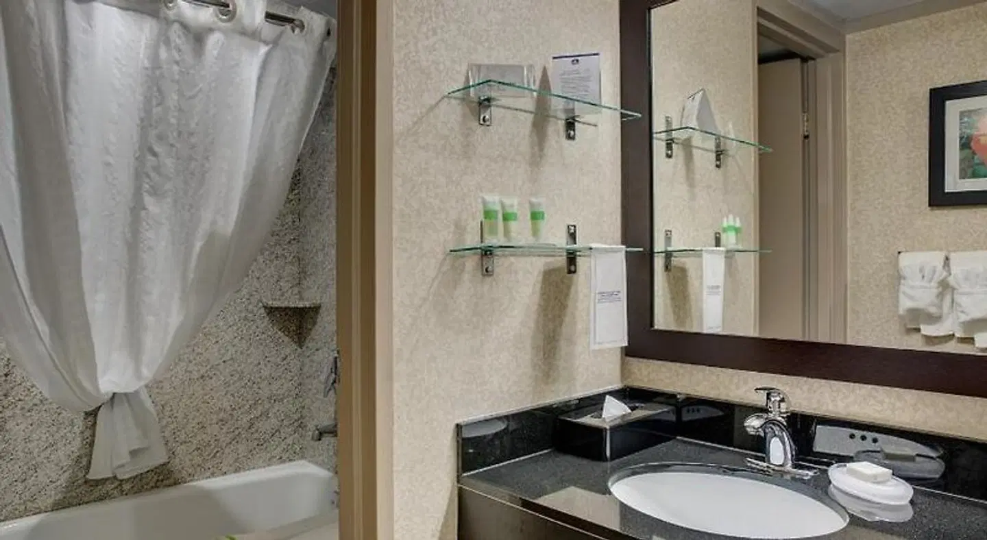 Best Western Plus City Centre Inn Badezimmer