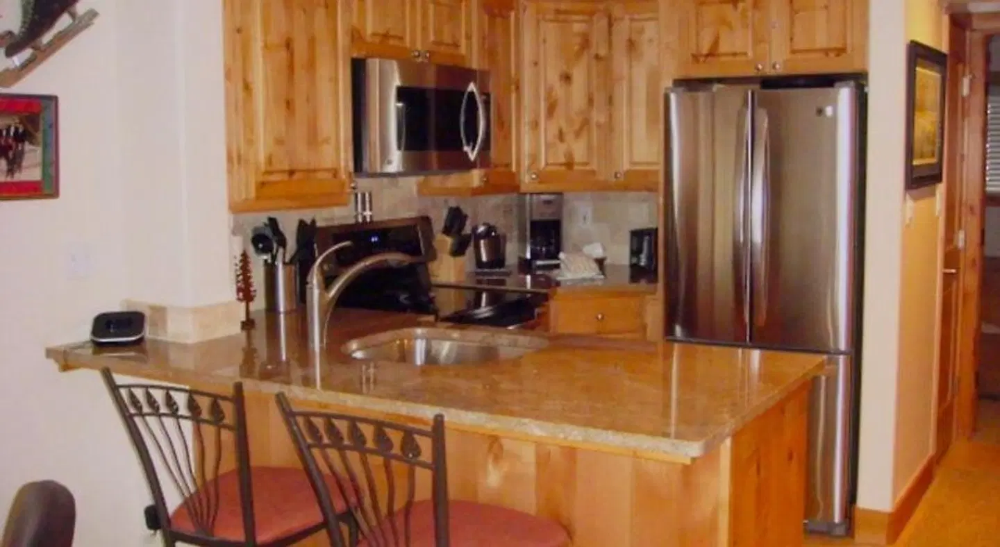 Vail Racquet Club Mountain Resort Bar