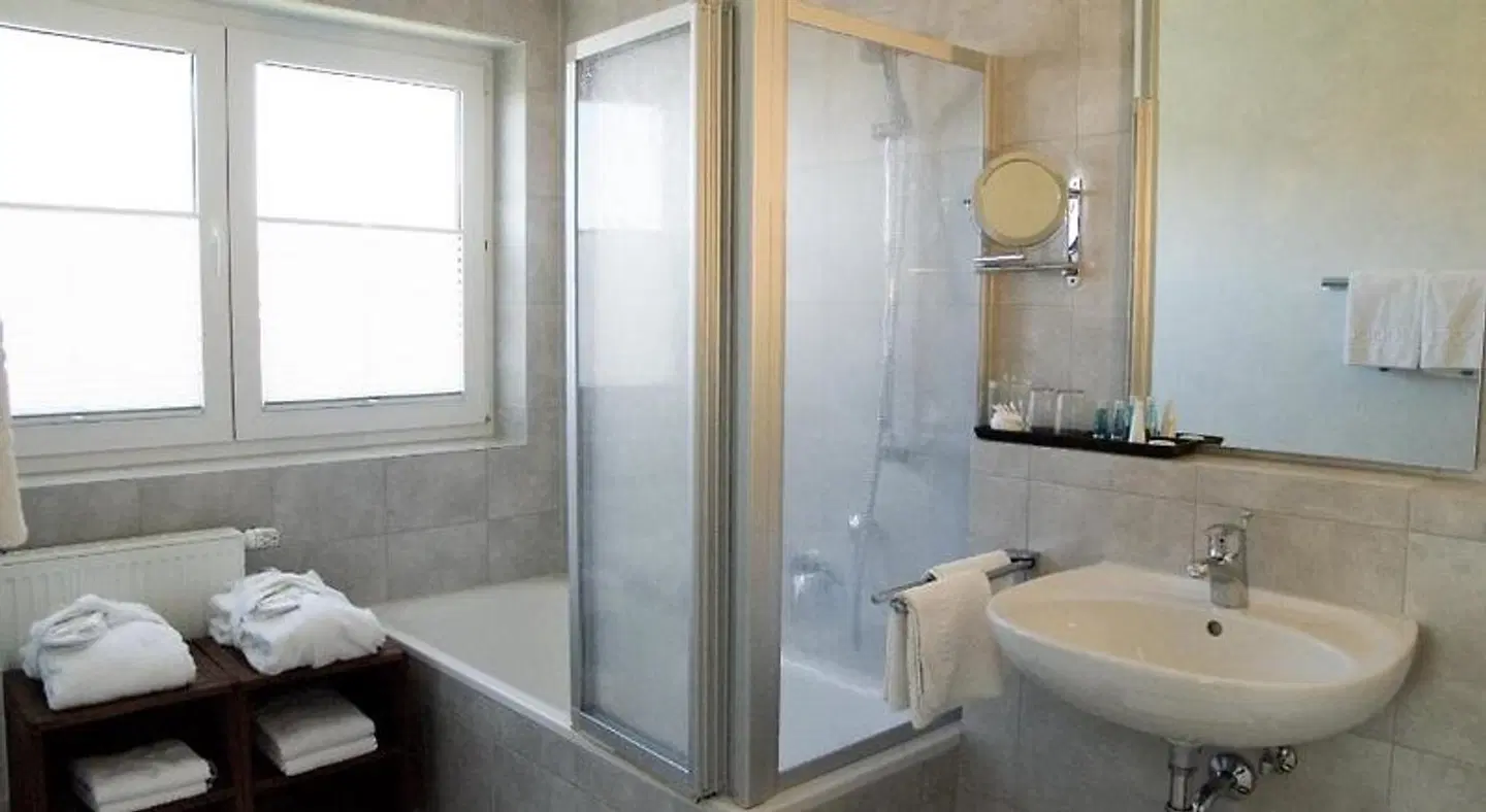 Renn Bodenseehotel Badezimmer