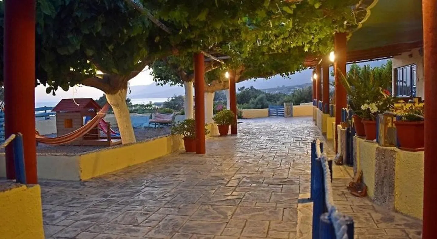 Vrachos Apartments Strand