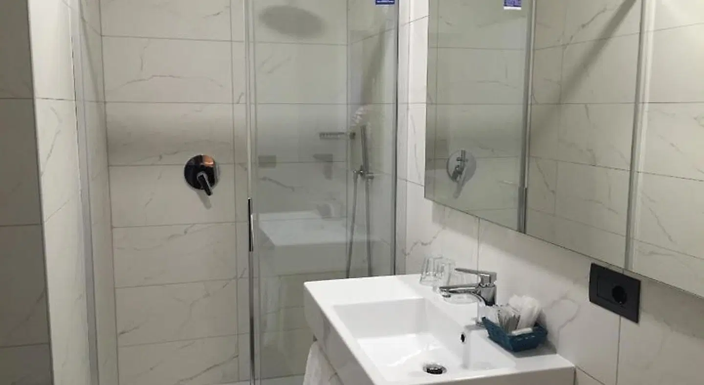 Tourist Hotel Badezimmer