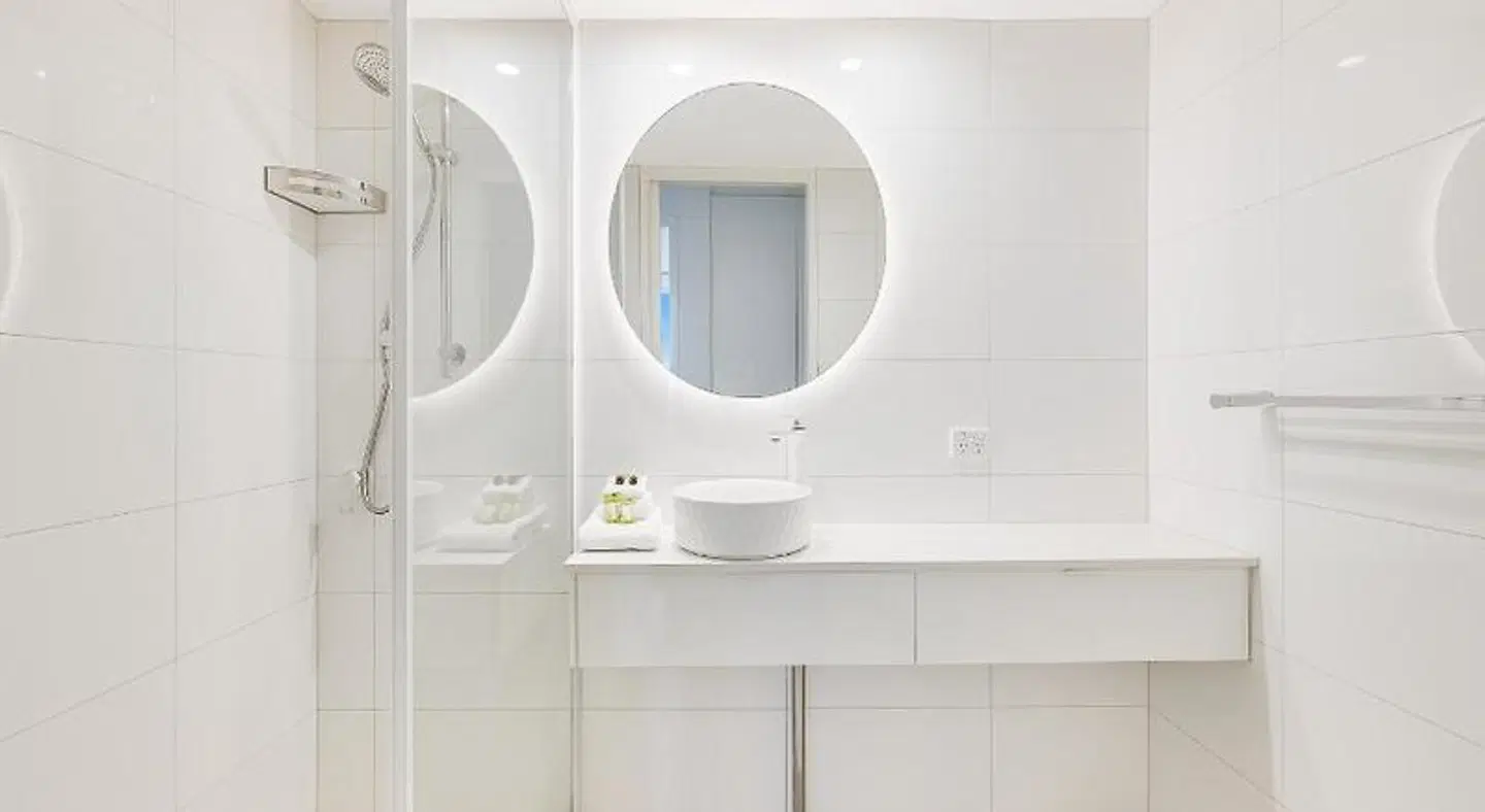 Chateau Royale Beach Resort Badezimmer