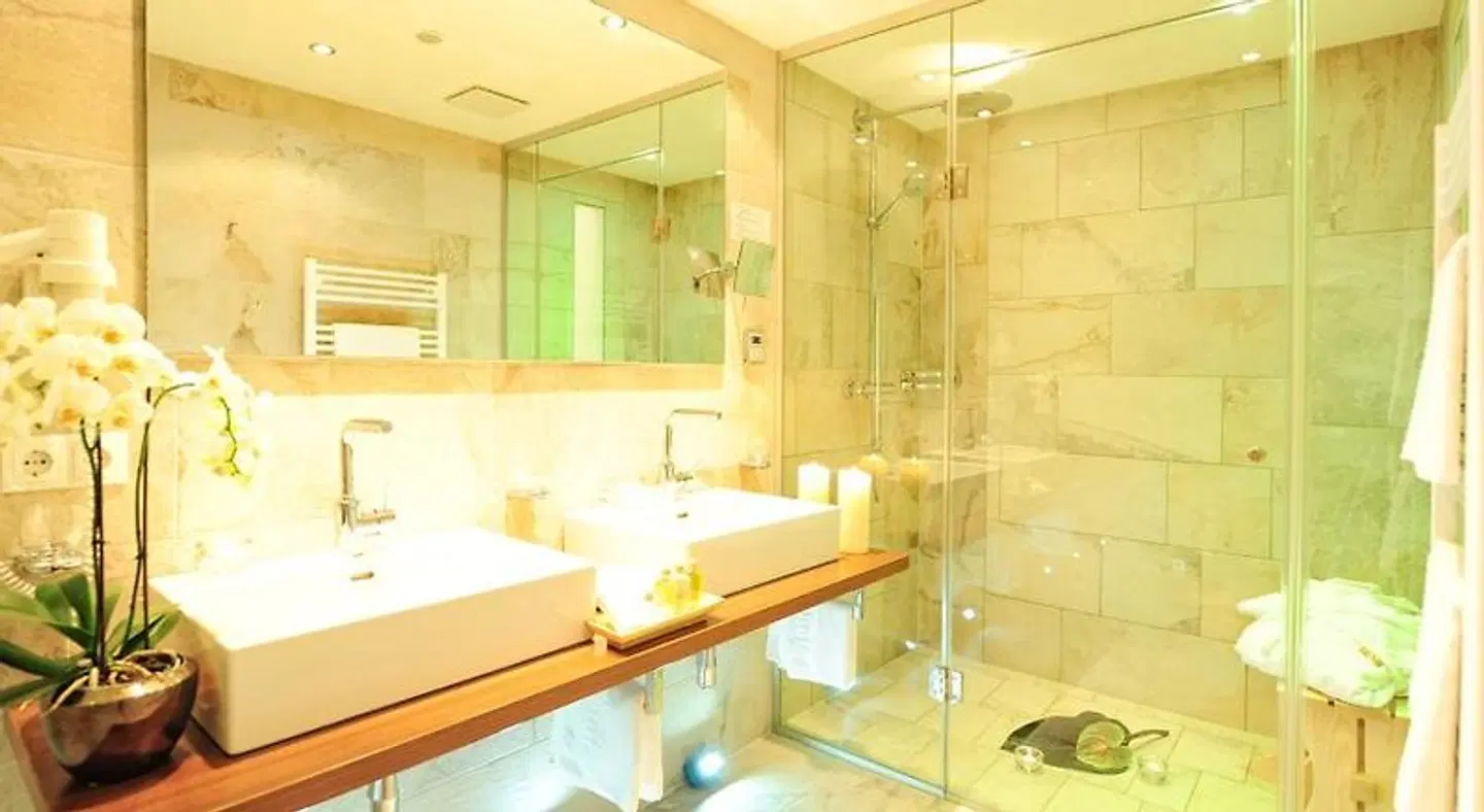 Salnerhof Superior Lifestyle Resort Badezimmer
