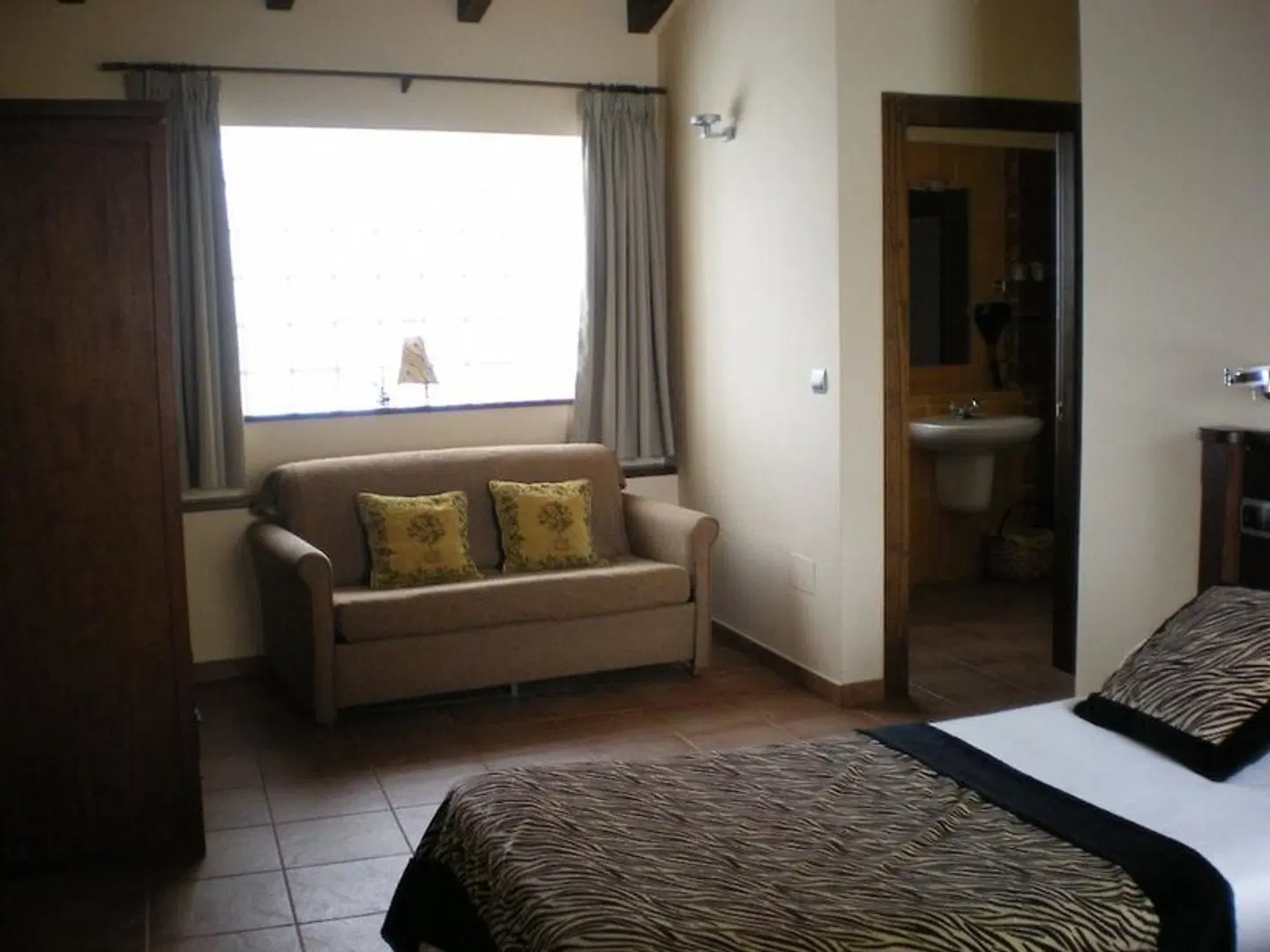 Hotel Rural Monasterio de Ara-Mada ROOM_EXAMPLE