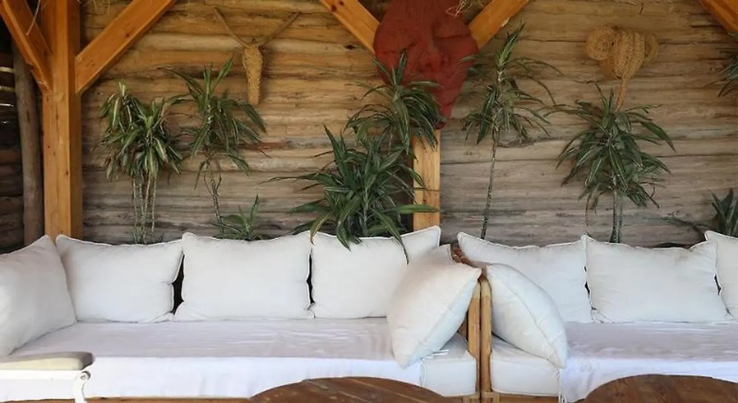 Mimi Calpe ROOM_EXAMPLE