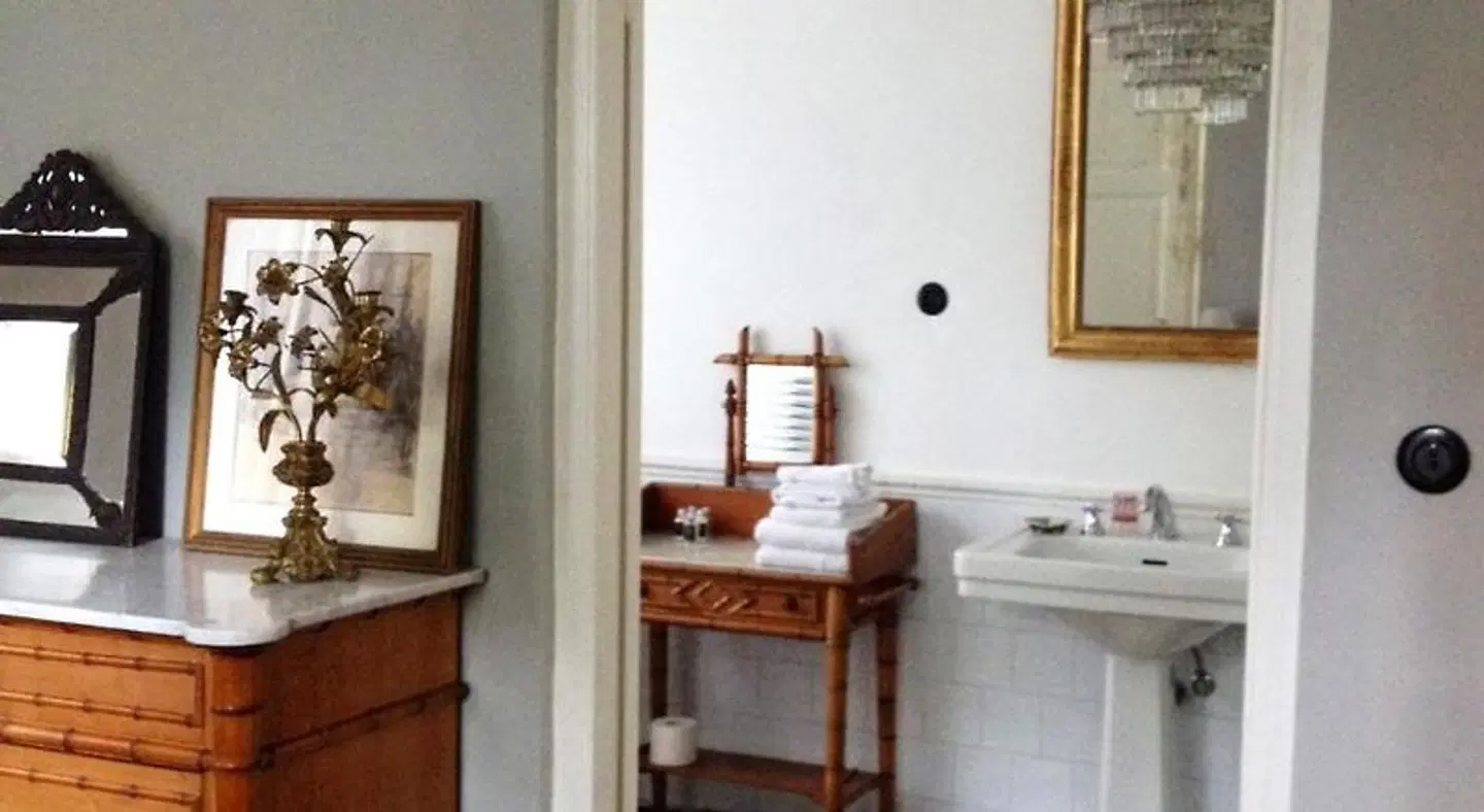 Mimi Calpe ROOM_EXAMPLE