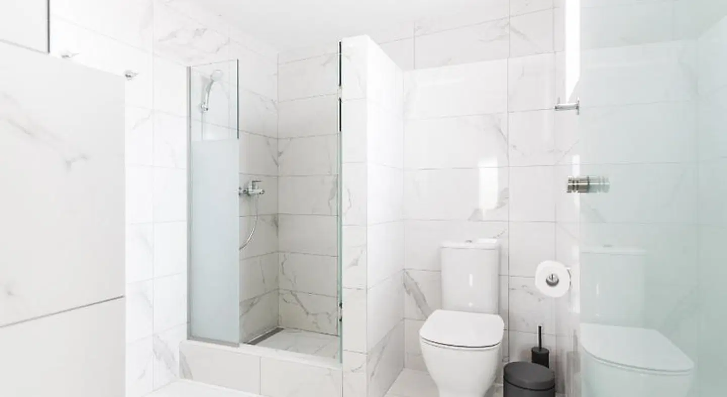 Greece U Around Athens Thissio Suites Badezimmer