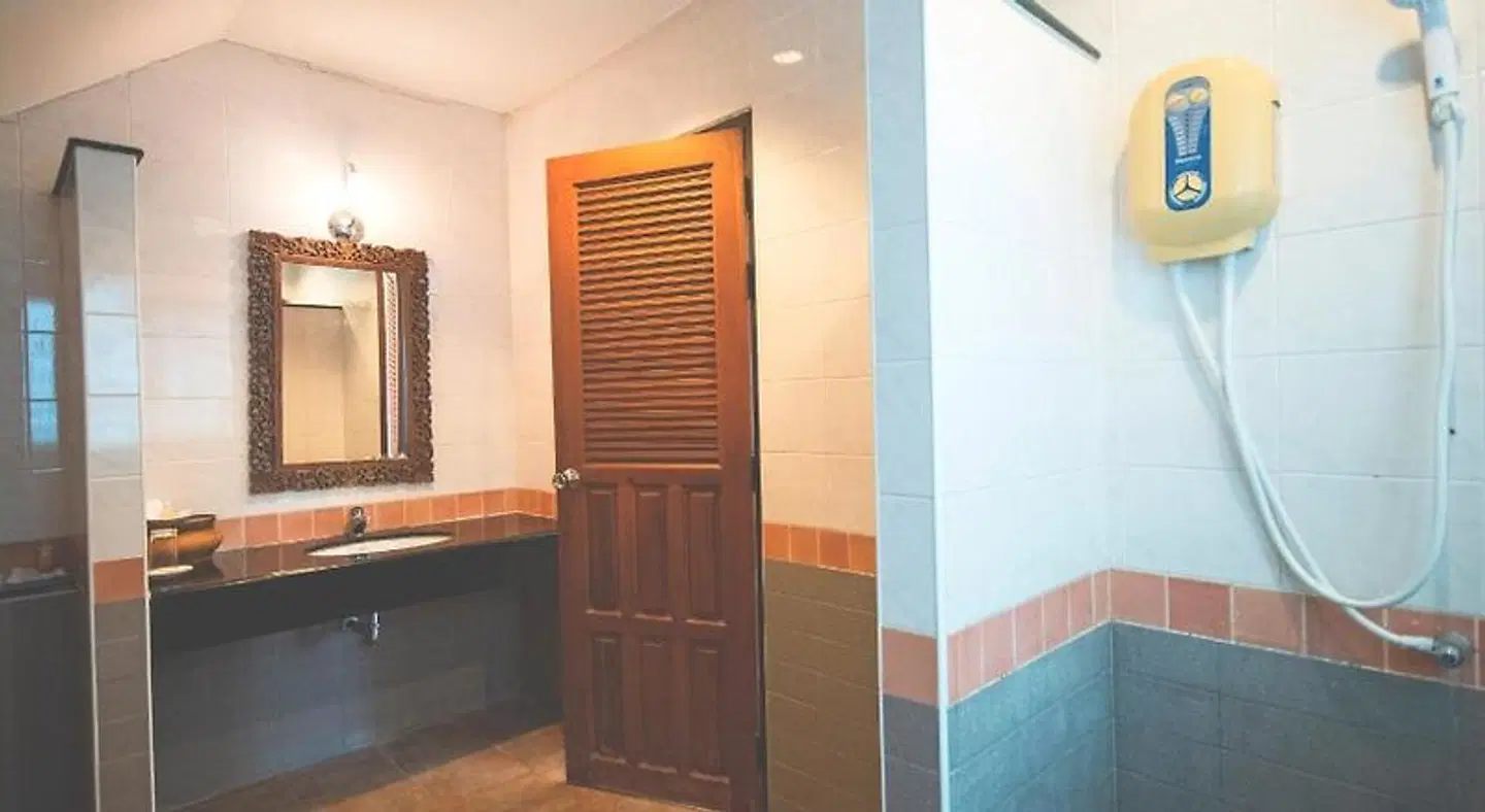 Tak Andaman Resort & Hotel Badezimmer