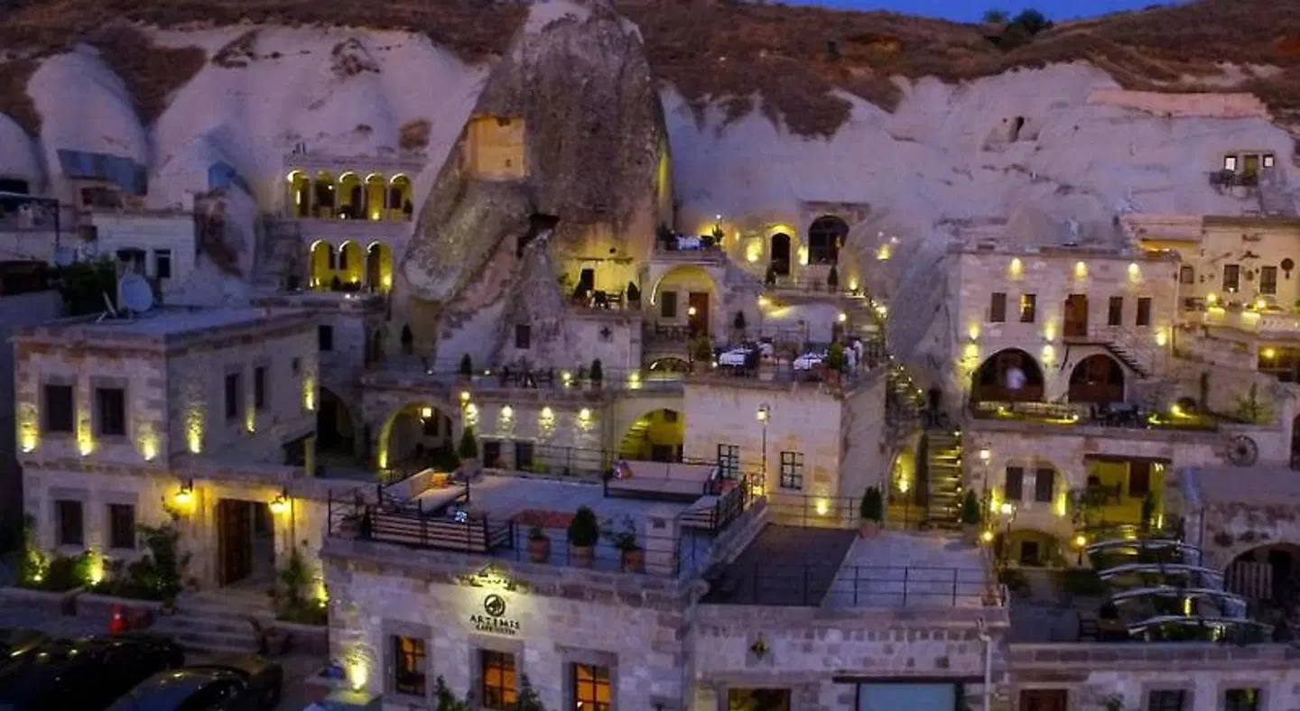 Artemis Cave Suites EXTERIOR