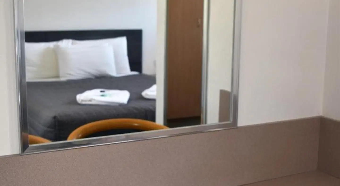 Ten Dollar Town Motel ROOM_EXAMPLE