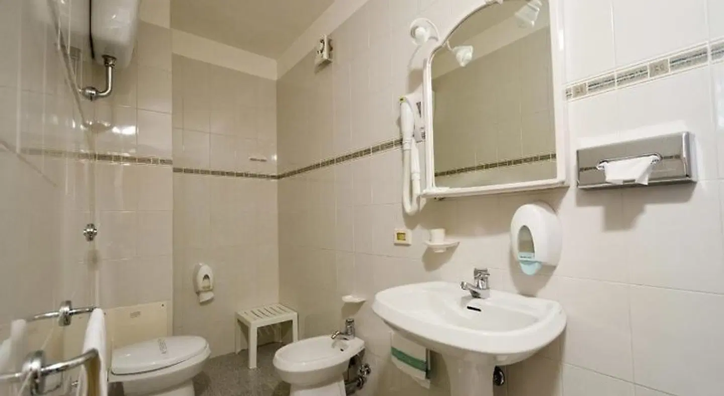 Grand Hotel delle Rocche Badezimmer