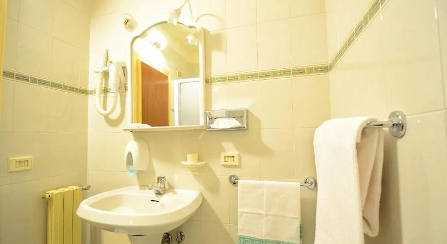 Grand Hotel delle Rocche Badezimmer