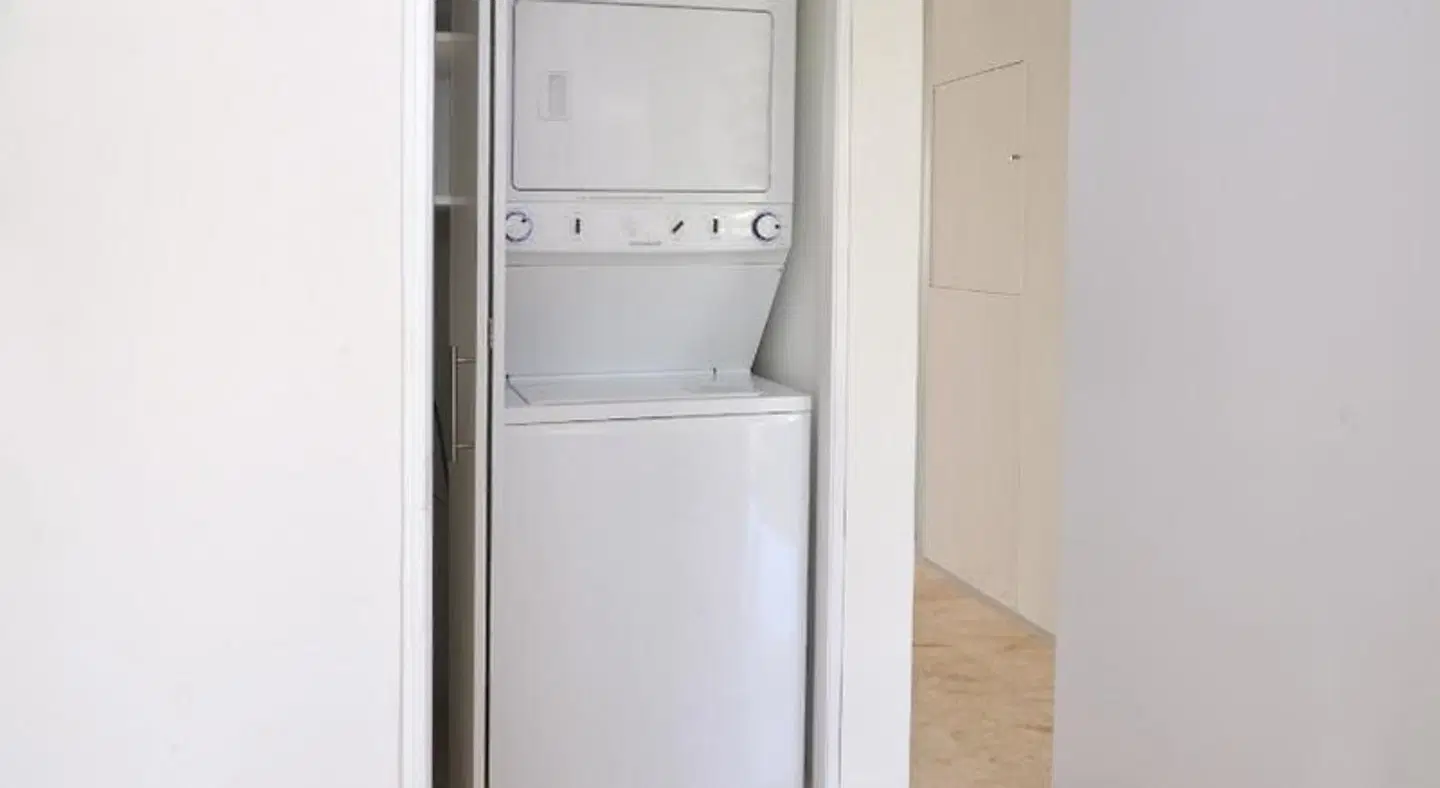 Magia Beachside Condo Badezimmer