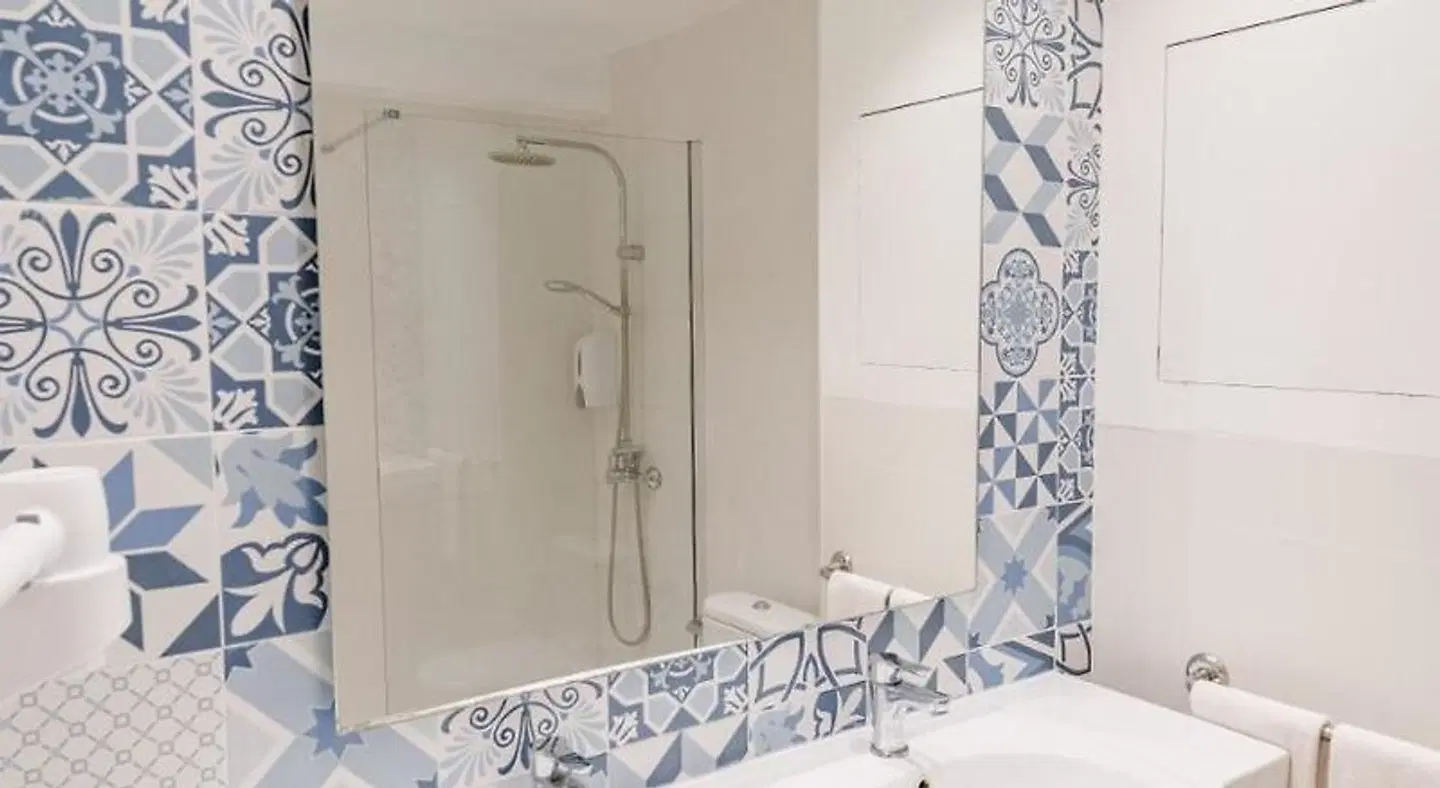 Hostal HPC Porto Colom Badezimmer
