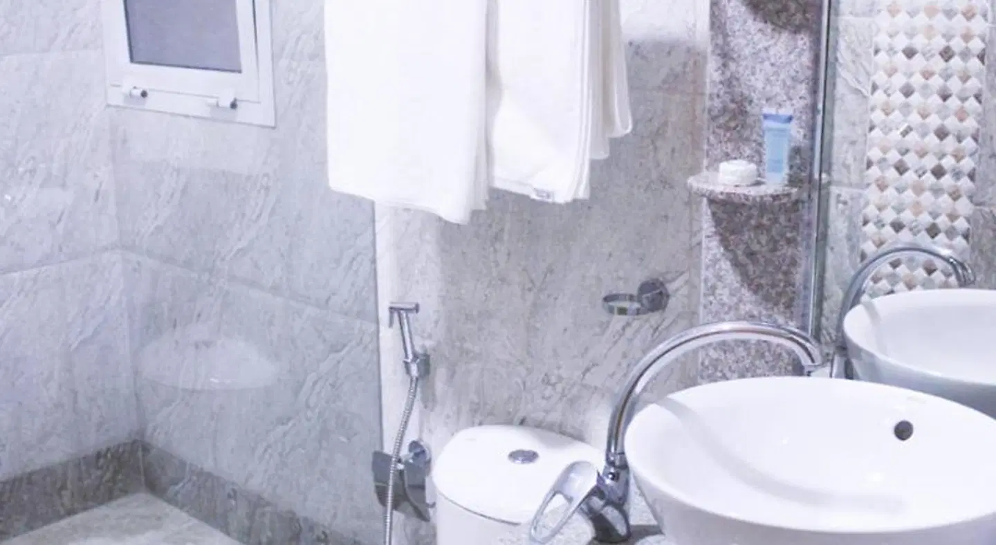 Al-Saif Grand Hotel Badezimmer