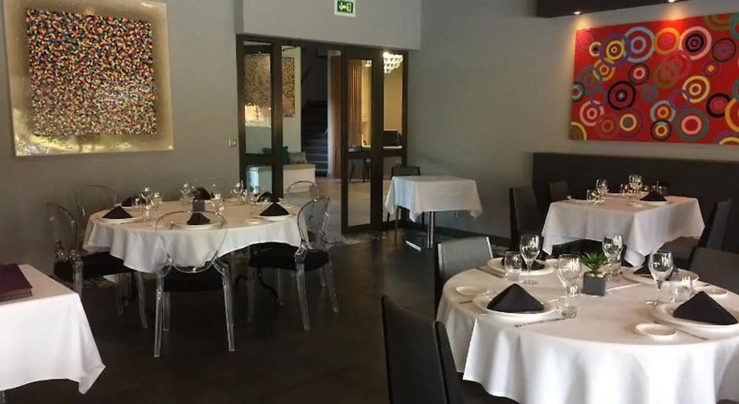 Sous Les Pins Restaurant