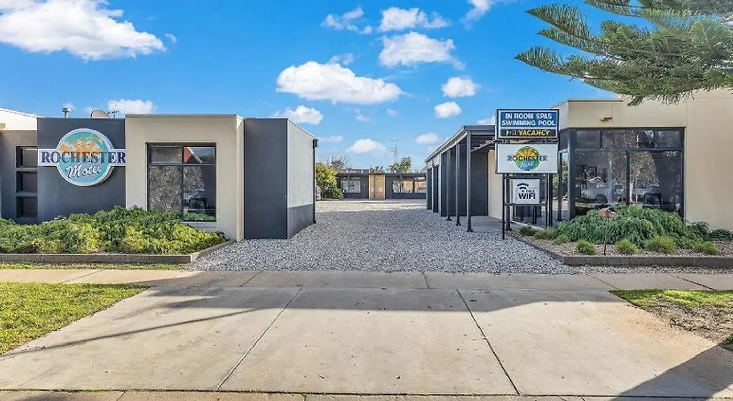 Rochester Motel EXTERIOR