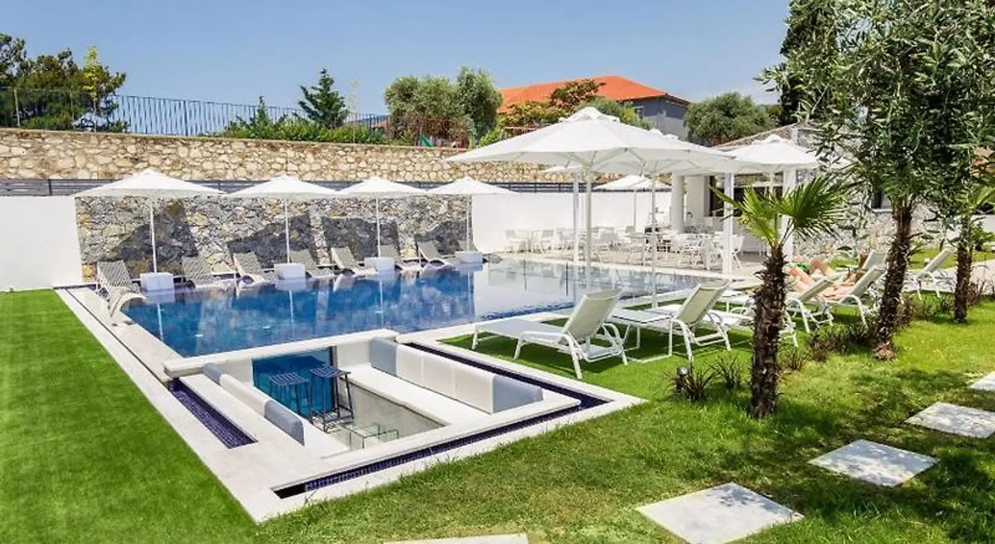 Epicentrum Suites Fresh OUTDOOR_POOL