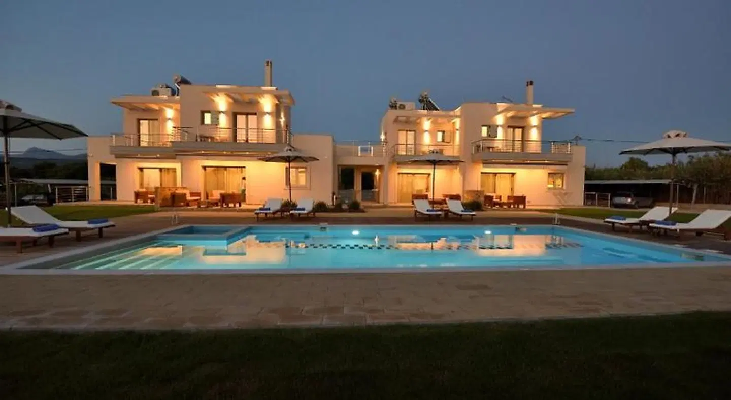 Edem Suites OUTDOOR_POOL