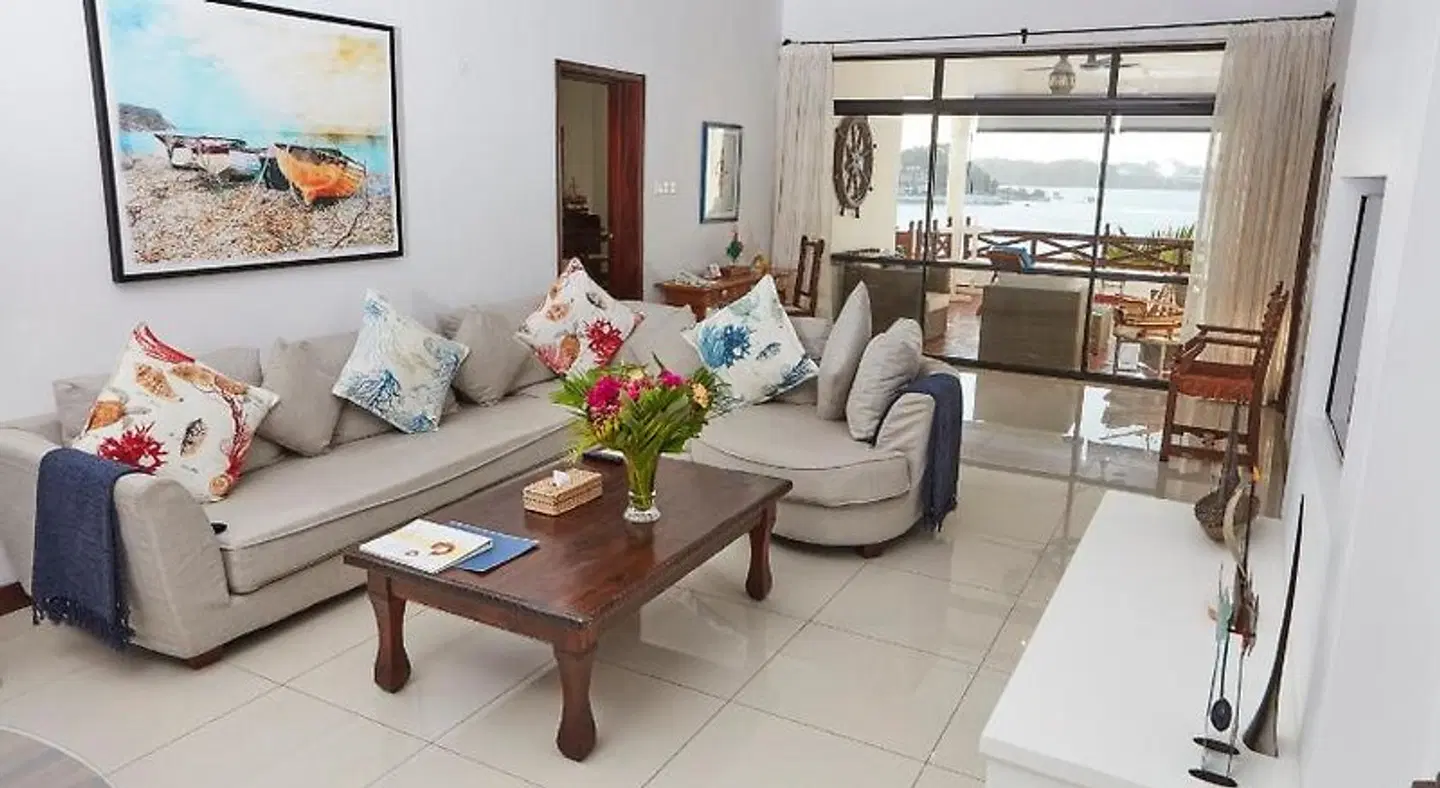 Tamarind Village Apartments LOUNGE_LOBBY