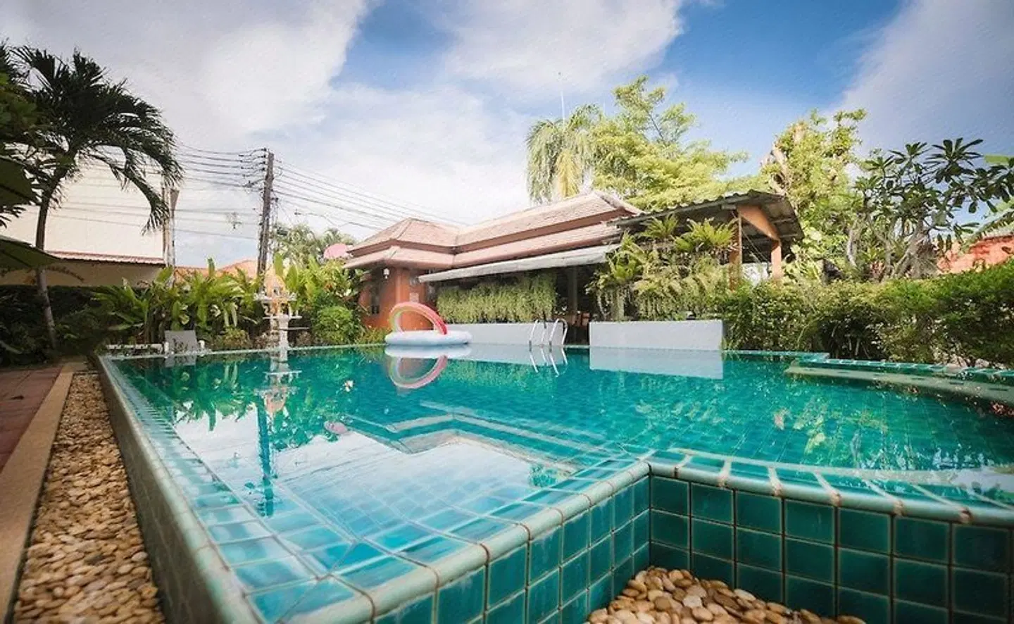 Monaburi Boutique Resort OUTDOOR_POOL