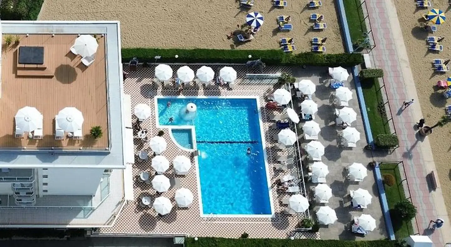 Hotel Mirafiori OUTDOOR_POOL