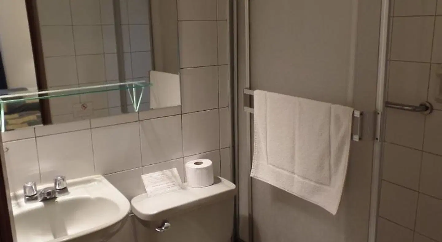 Hostal El Patio Badezimmer