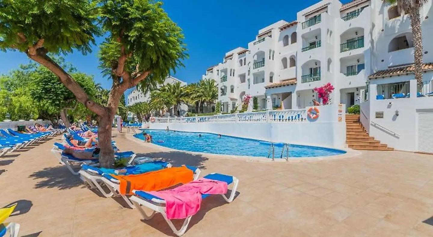 Holiday Center OUTDOOR_POOL