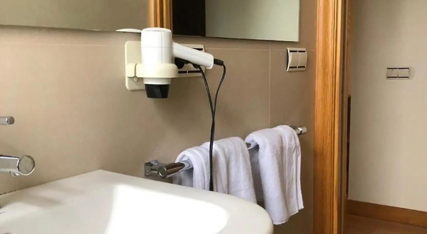 Hotel Olatzea Landa Badezimmer