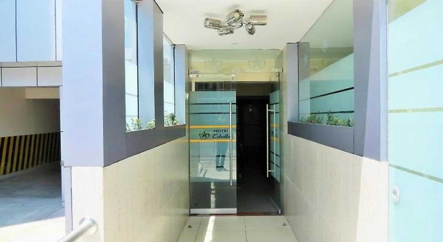 HOTEL ESTRELLA Badezimmer